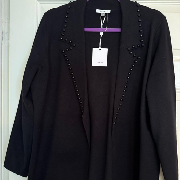 Sioni Black Women's Blazer with Bead Accents.
Knitwear. Size XL - Picture 2 of 4